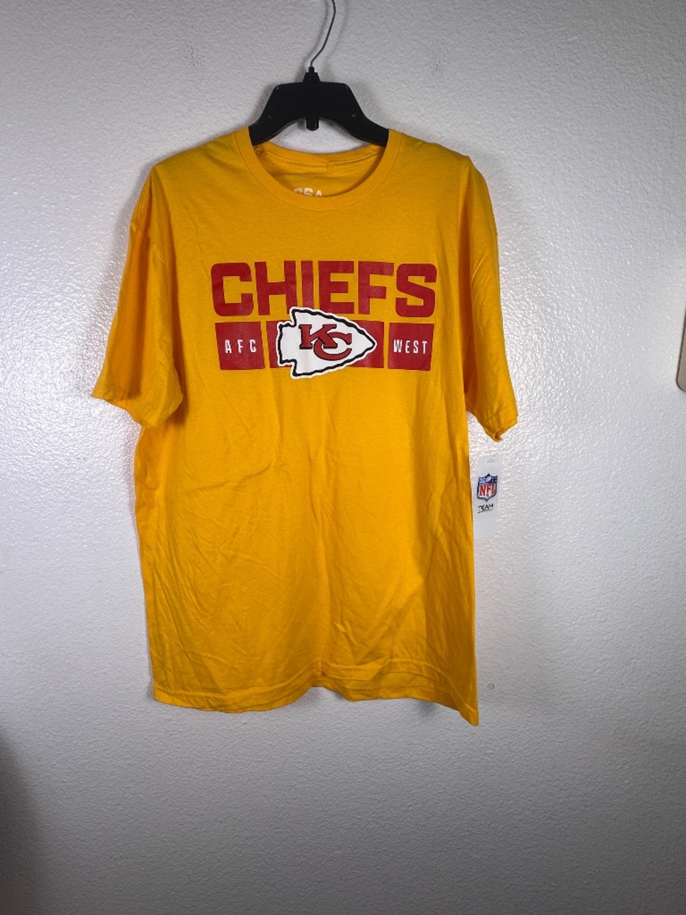 CSA Men's Yellow Kansas City Chiefs Graphic Tee. Sz XL.